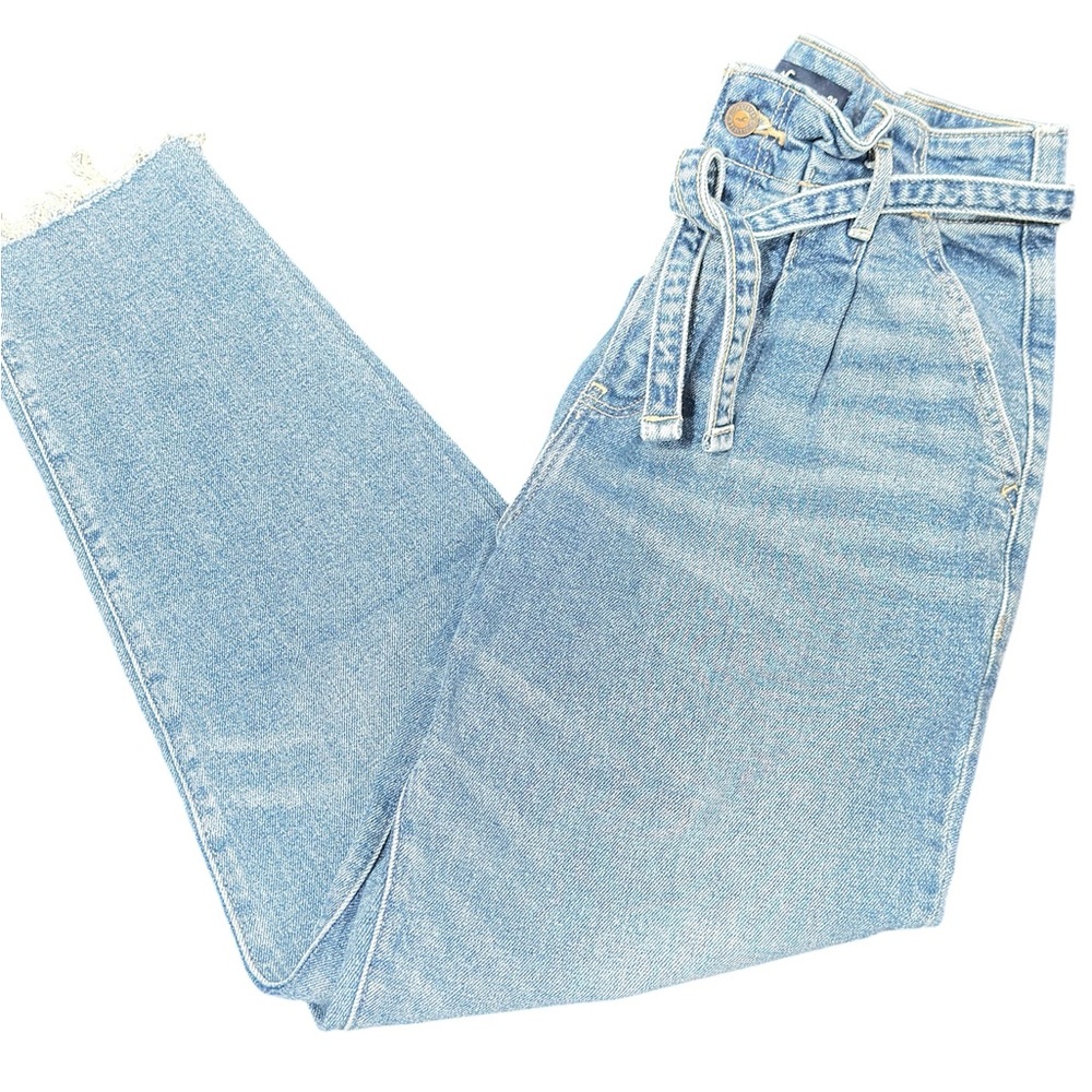 Hollister Light Blue Ultra High-Rise‎ Mom Jeans